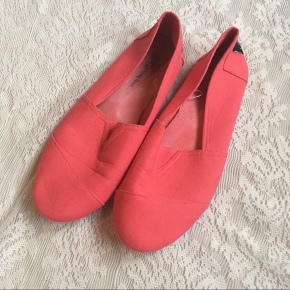 Chasing Peace Shoes - “Chasing Peace” cute canvas slip on flats